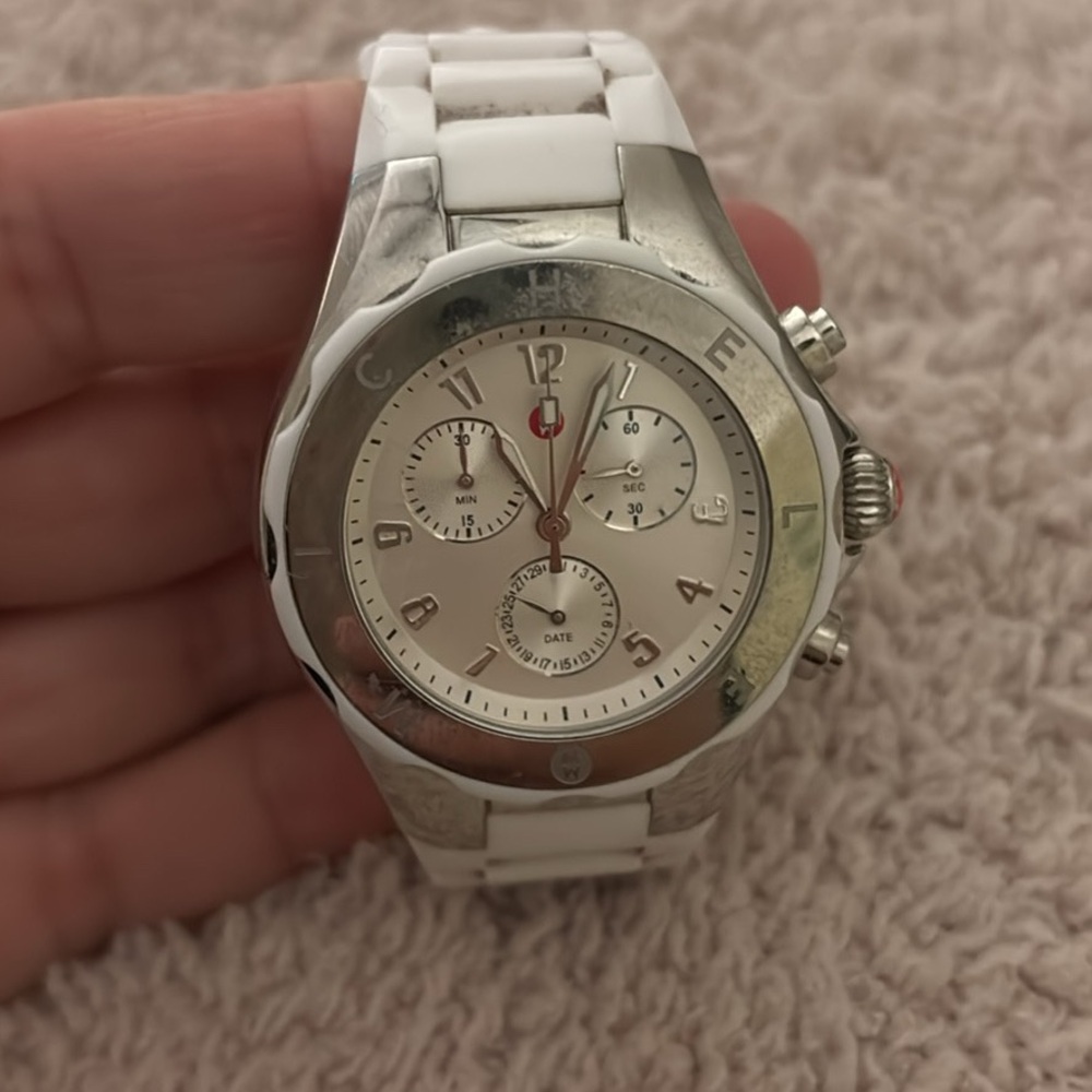 Stylish White and Silver Watch